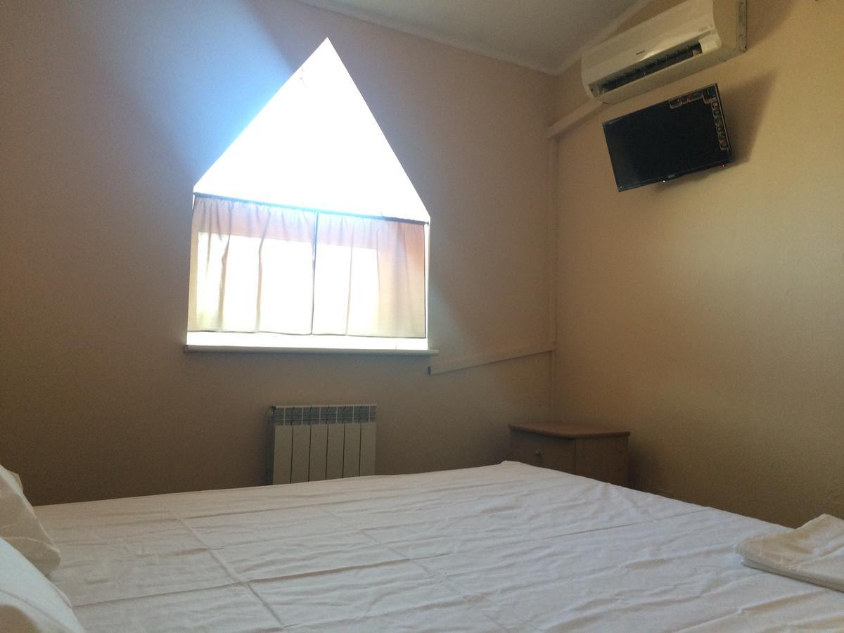 Hostel Кривой Рог Екстериор снимка