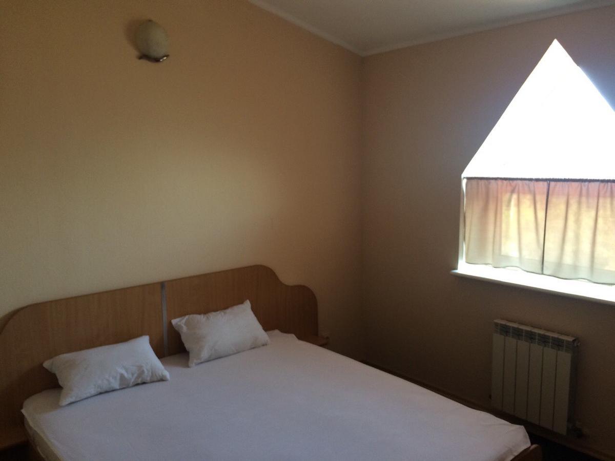 Hostel Кривой Рог Екстериор снимка
